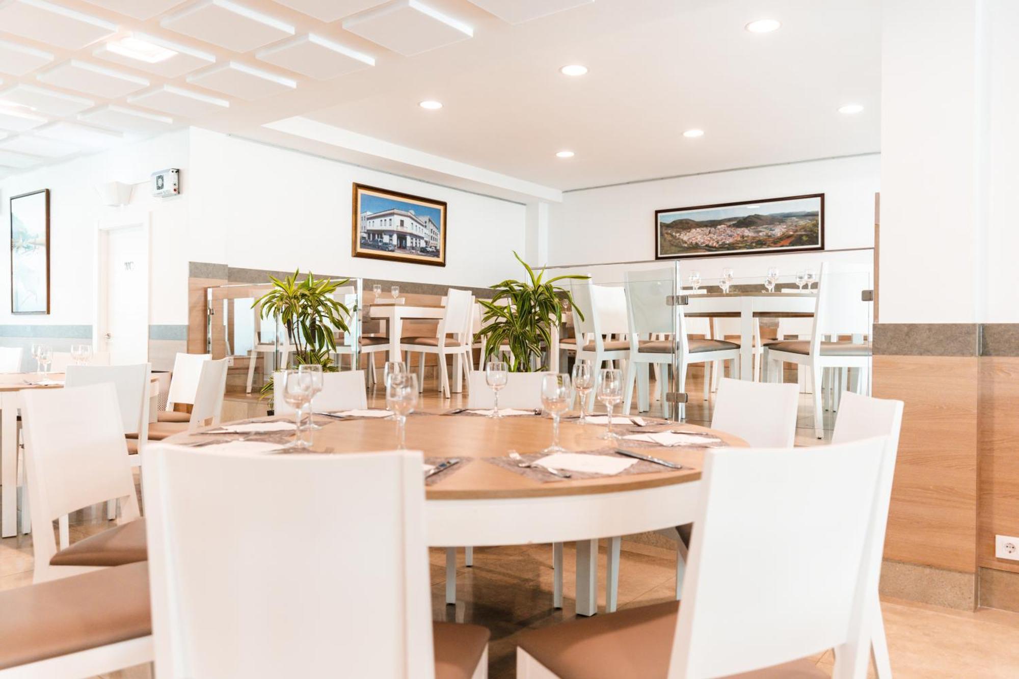 Apartamentos Loar Ferreries Ngoại thất bức ảnh