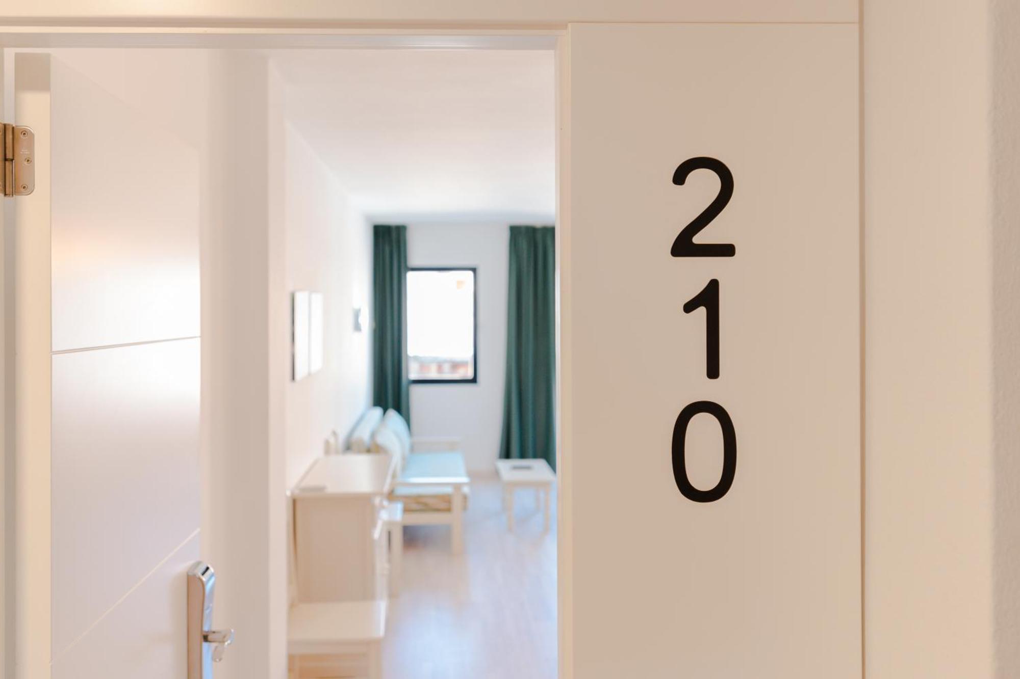Apartamentos Loar Ferreries Ngoại thất bức ảnh